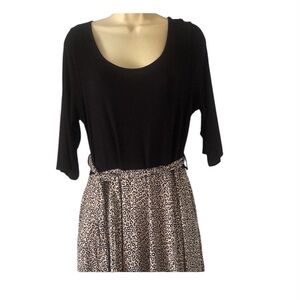 Woman’s black danity fall Carole Christian rayon flowy dress